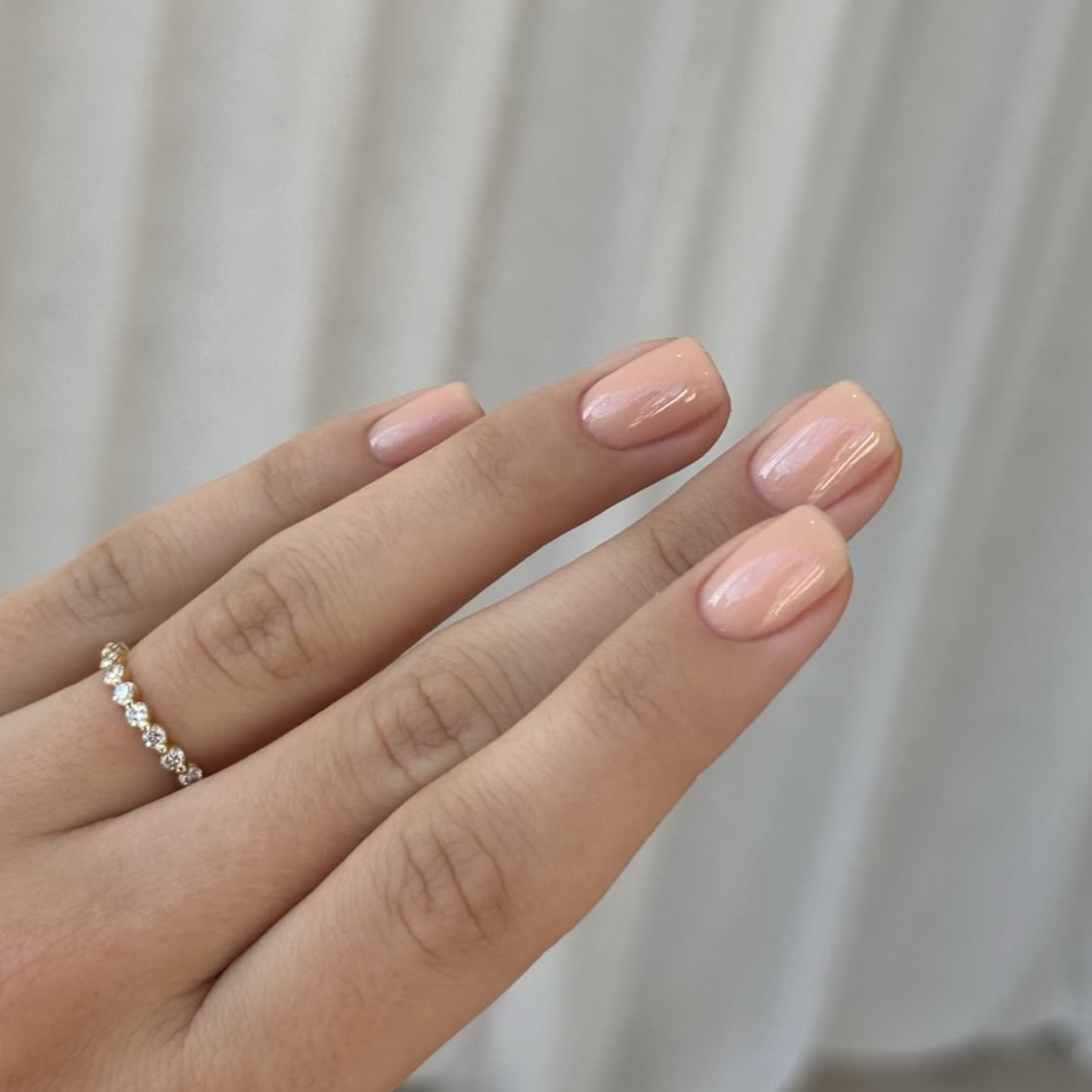 Naglar byggda med TWENTY builder gel – hållbar applicering